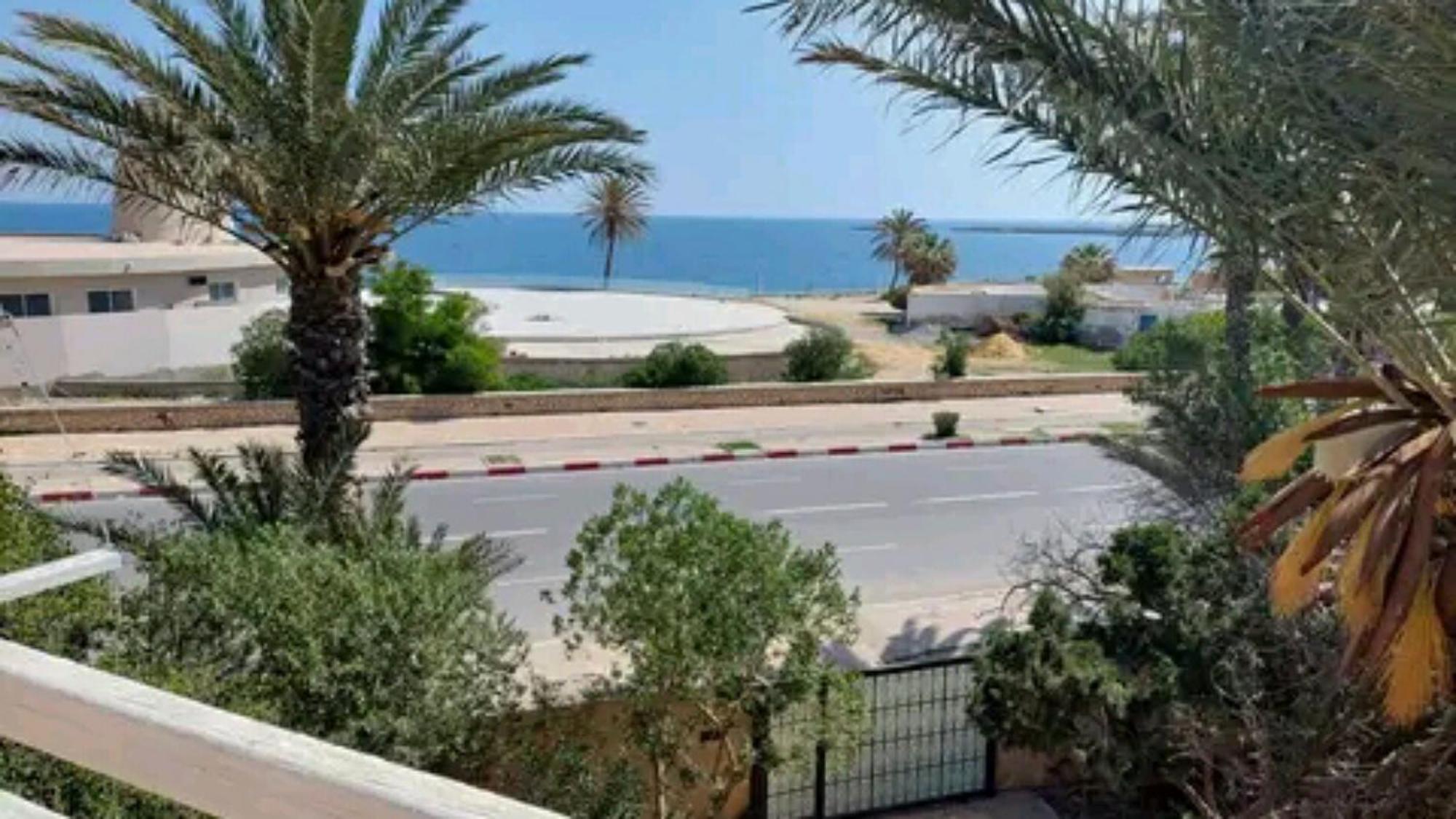 Duplex Pied Dans L'Eau Avec Magnifique Vue Sur Mer Monastir Exterior photo